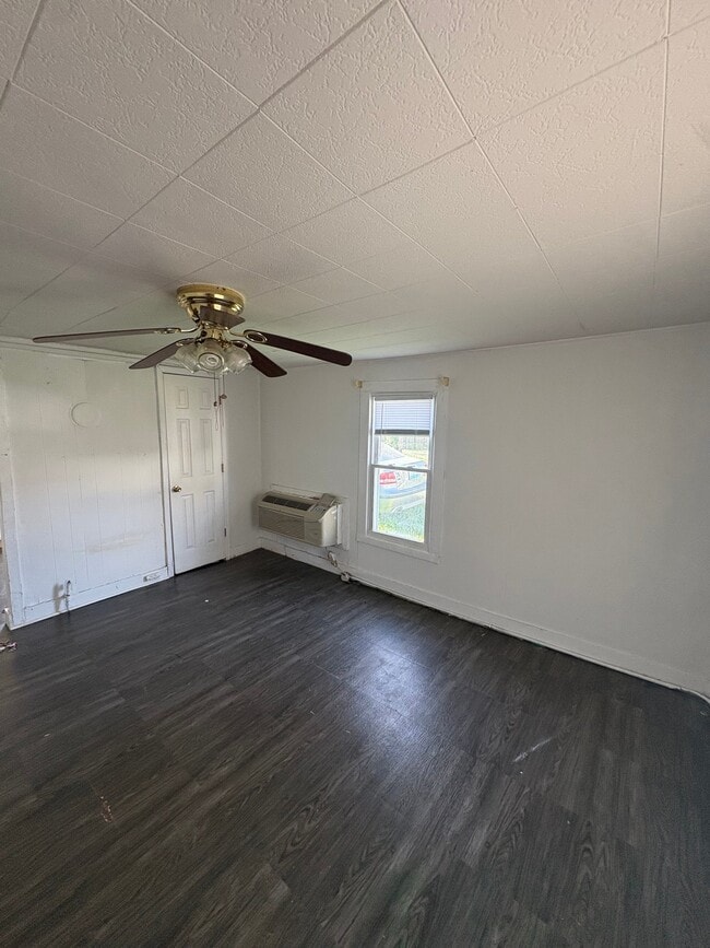 property at 427.5 Laurel St