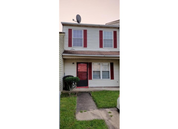 1389 Sangaree Cir in Virginia Beach, VA - Foto de edificio