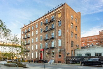 8 Old Fulton St in Brooklyn, NY - Building Photo - Building Photo