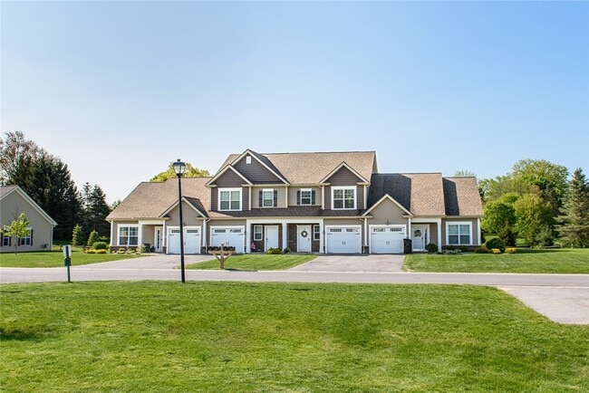 property at 7 Grn Spg Ln
