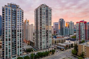Luna Condos in Calgary, AB - Building Photo