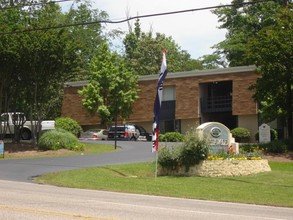 Vestawood Apartments in Vestavia, AL - Building Photo - Building Photo