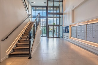The Everett Marine & Kerr in Vancouver, BC - Building Photo - Lobby