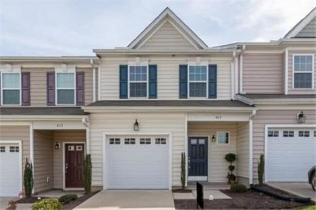 415 Stone Flower Ln in Raleigh, NC - Building Photo - Building Photo
