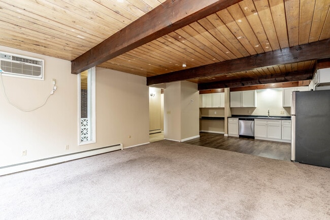 Tallmadge Pointe in Tallmadge, OH - Foto de edificio - Interior Photo