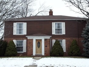 17411 Winslow Rd, Unit 3453 Daleford Rd (17411 Winslow) Upper Unit in Shaker Heights, OH - Building Photo - Building Photo