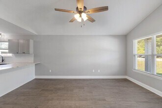 4628 Dove Way in Crestview, FL - Building Photo - Building Photo