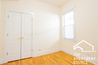 2430 N Marshfield Ave in Chicago, IL - Building Photo - Building Photo