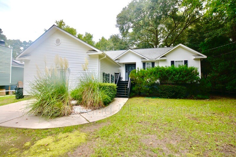 1522 Theresa Dr in Charleston, SC - Building Photo