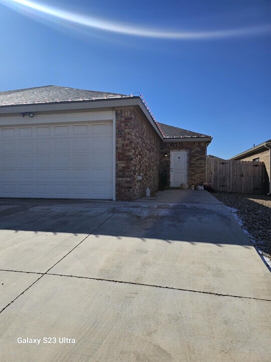 5701 Kemper St in Lubbock, TX - Building Photo