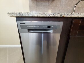 68 Central Ave in Redwood City, CA - Building Photo - Building Photo