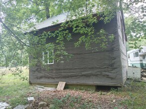 1362 Iron Dr in Bismarck, MO - Building Photo - Building Photo