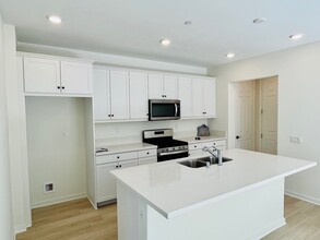 27057 Trail View Ln in Valencia, CA - Building Photo - Building Photo