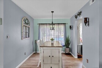 39 Candlewood Dr in South Windsor, CT - Building Photo - Building Photo