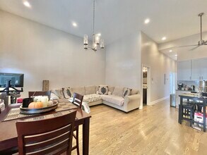 2135 W 19th St-Unit -1F in Chicago, IL - Building Photo - Building Photo