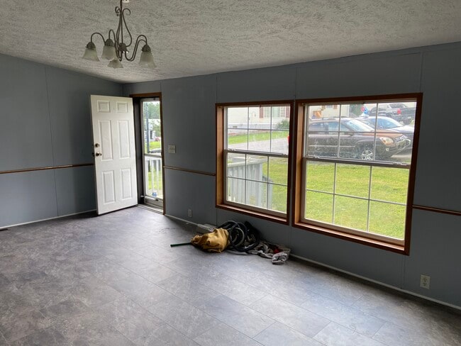 208 Silver Rd in Beaver, WV - Building Photo - Building Photo