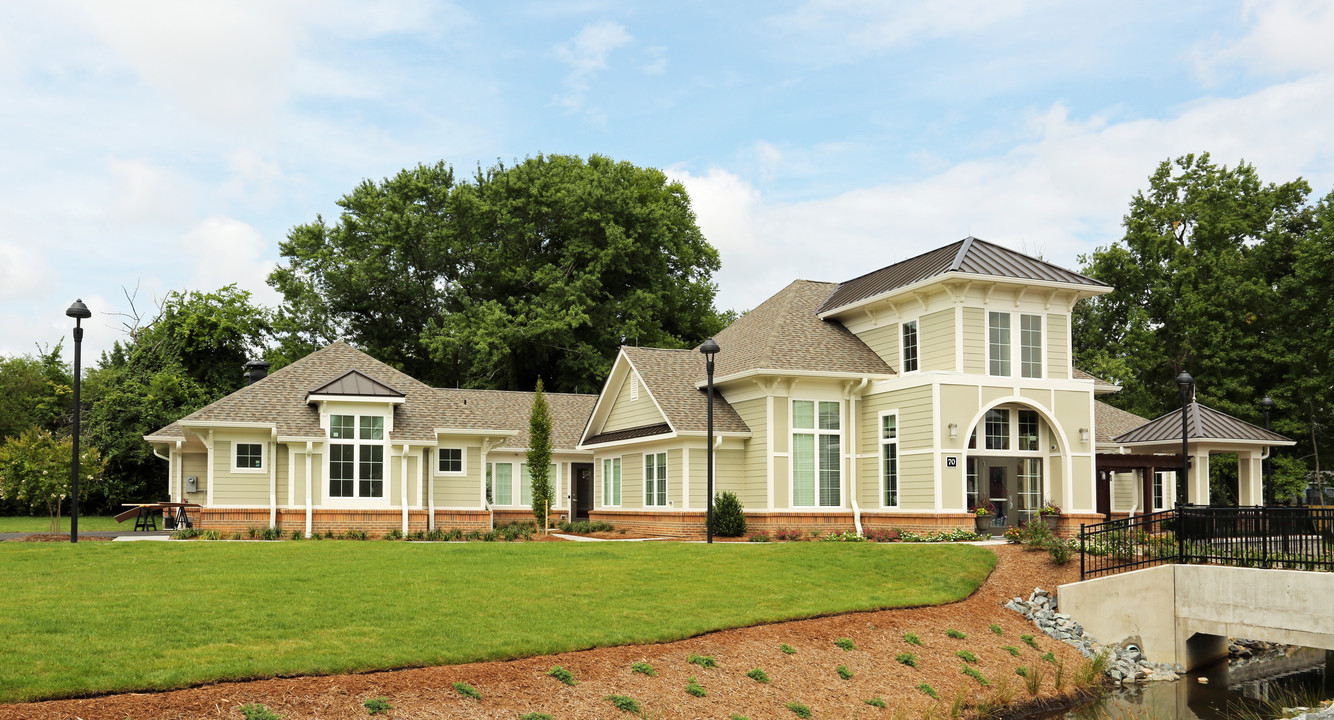 Lakeshore at Hampton Center in Hampton, VA - Building Photo