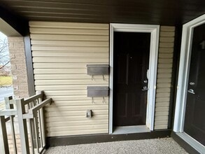 1130 Klondike Rd in Ottawa, ON - Building Photo - Building Photo