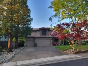 1356 Hawthorne Loop in Roseville, CA - Building Photo - Building Photo