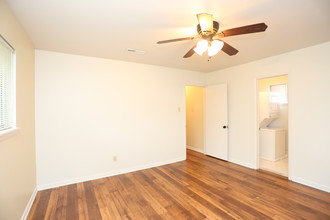 Lanai Apartments in Little Rock, AR - Building Photo - Interior Photo