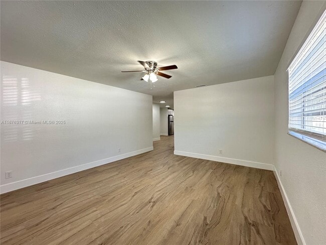 106 NW 1st St in Hallandale Beach, FL - Building Photo - Building Photo