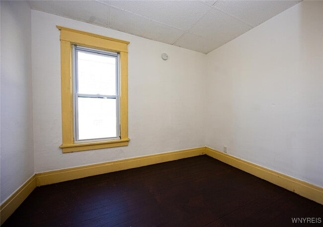 property at 47 Earl Pl