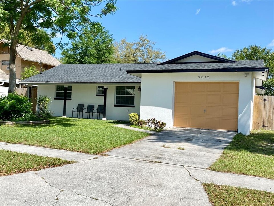 7312 Ponderosa Dr in Tampa, FL - Building Photo