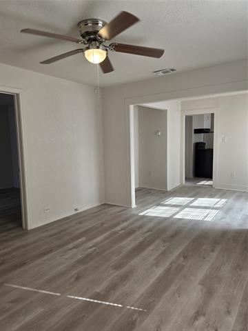 531 W Spurgeon St in Fort Worth, TX - Foto de edificio - Building Photo