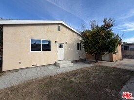 11018 Herrick Ave in Los Angeles, CA - Building Photo