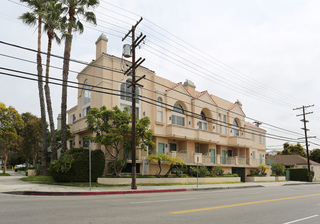 Avon Villas in Los Angeles, CA - Building Photo - Building Photo