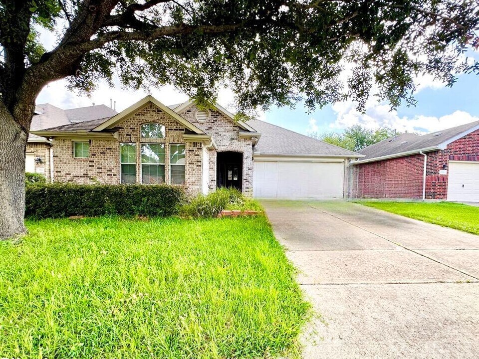 2715 Cresthollow Ln in Houston, TX - Building Photo