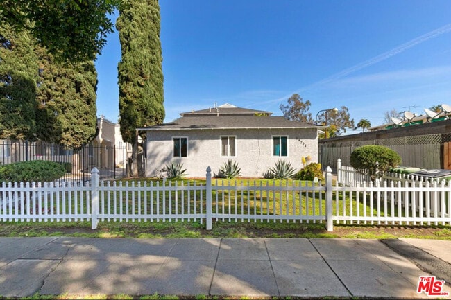 property at 14721 Sylvan St