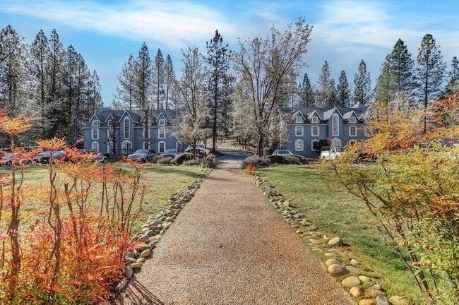 Gold Creek Village in Grass Valley, CA - Foto de edificio - Building Photo