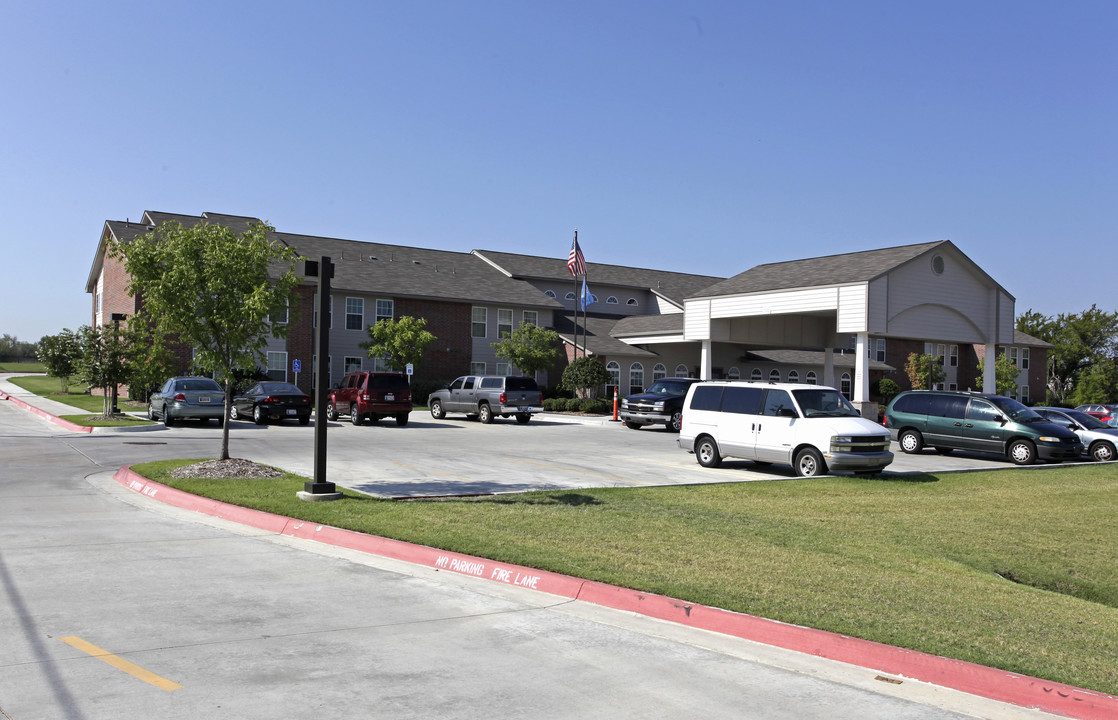 Heritage Landing Senior Apartments in Tulsa, OK - Foto de edificio