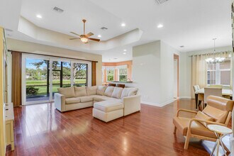 9120 Champions Way in Port St. Lucie, FL - Foto de edificio - Building Photo