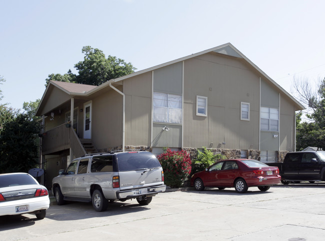 1533 E 13th St in Tulsa, OK - Foto de edificio - Building Photo