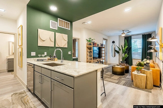 650 Sgt Ed Holcomb Blvd N in Conroe, TX - Building Photo - Building Photo