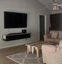 111 Rigby Owen Rd in Conroe, TX - Foto de edificio - Building Photo
