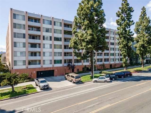 property at 421 La Fayette Park Pl