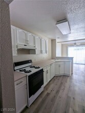 1021 Grammy Dr in Las Vegas, NV - Building Photo - Building Photo