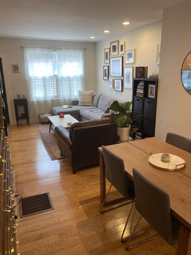 2010 S Philip St in Philadelphia, PA - Building Photo - Building Photo