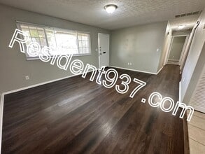 5884 Traymore Dr in Huber Heights, OH - Building Photo - Building Photo