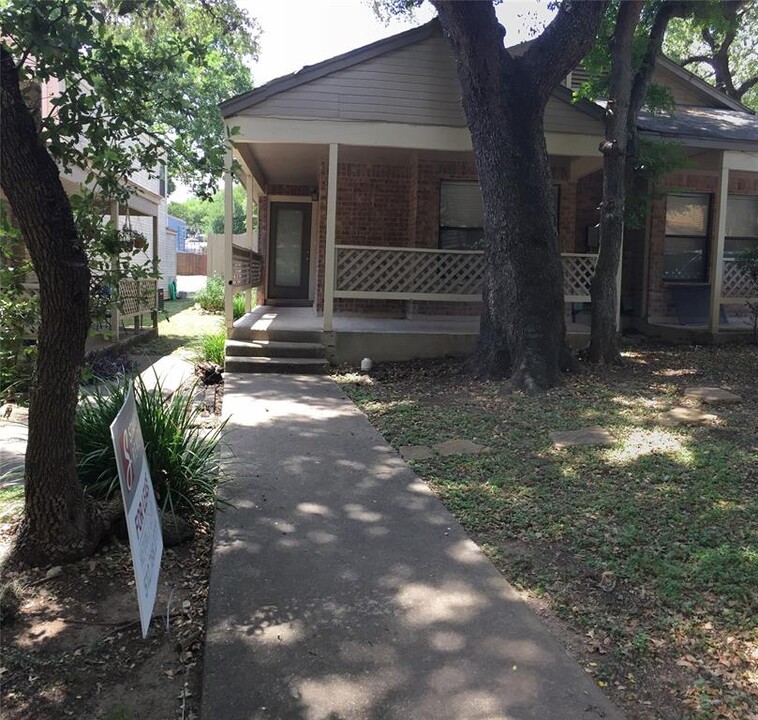 7825 Beauregard Cir in Austin, TX - Building Photo