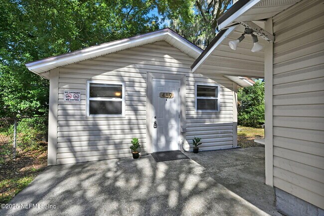 property at 459 W 59th St