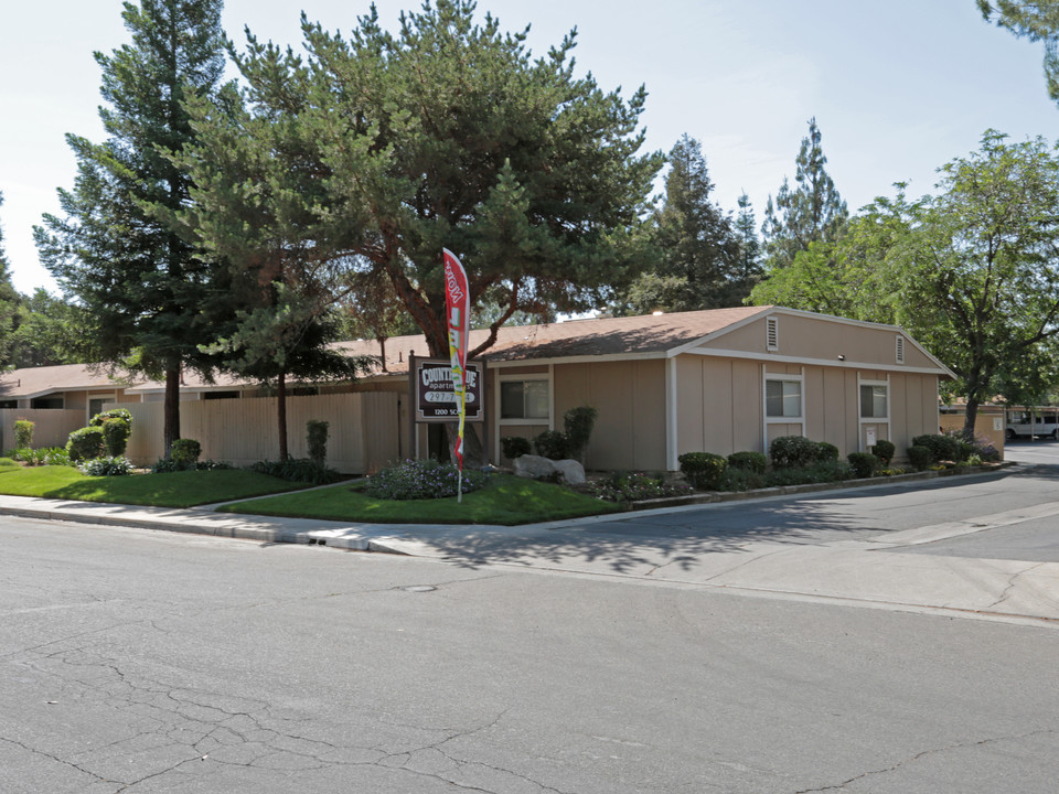 Countryside Apartments in Clovis, CA - Building Photo