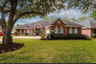 13522 Schumann Trail in Sugar Land, TX - Building Photo