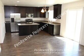 1045 Stonehaven Dr in North Salt Lake, UT - Building Photo - Building Photo