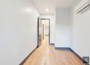 207 Rochester Ave-Unit -2A in Brooklyn, NY - Foto de edificio - Building Photo