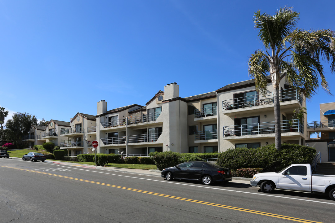 2050 Pacific Beach Dr in San Diego, CA - Building Photo