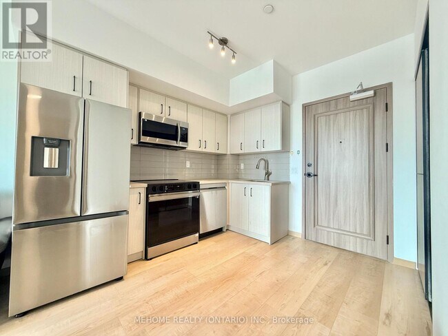 3429 Sheppard Ave E in Toronto, ON - Building Photo - Building Photo